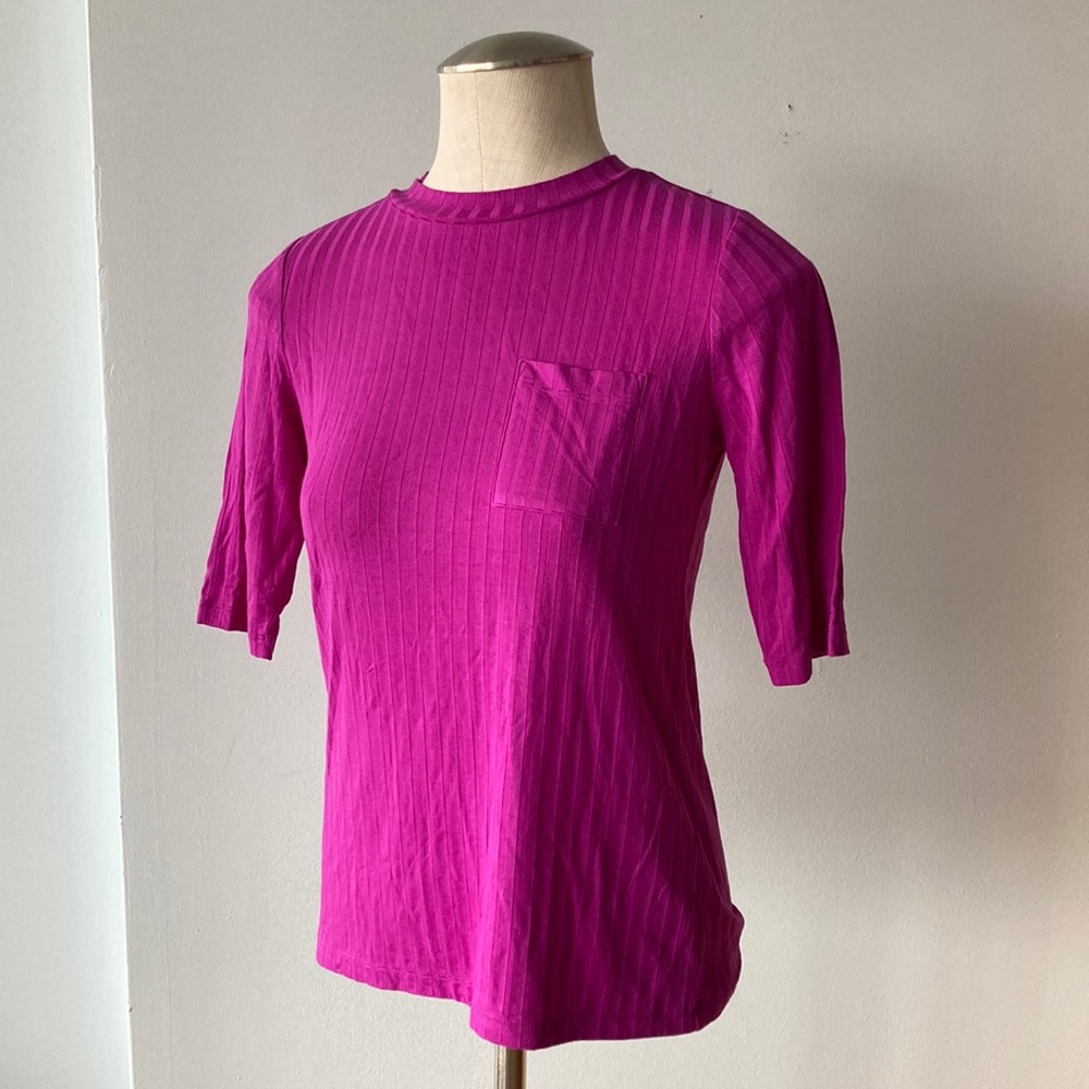 Banana Republic small fuchsia top NWT